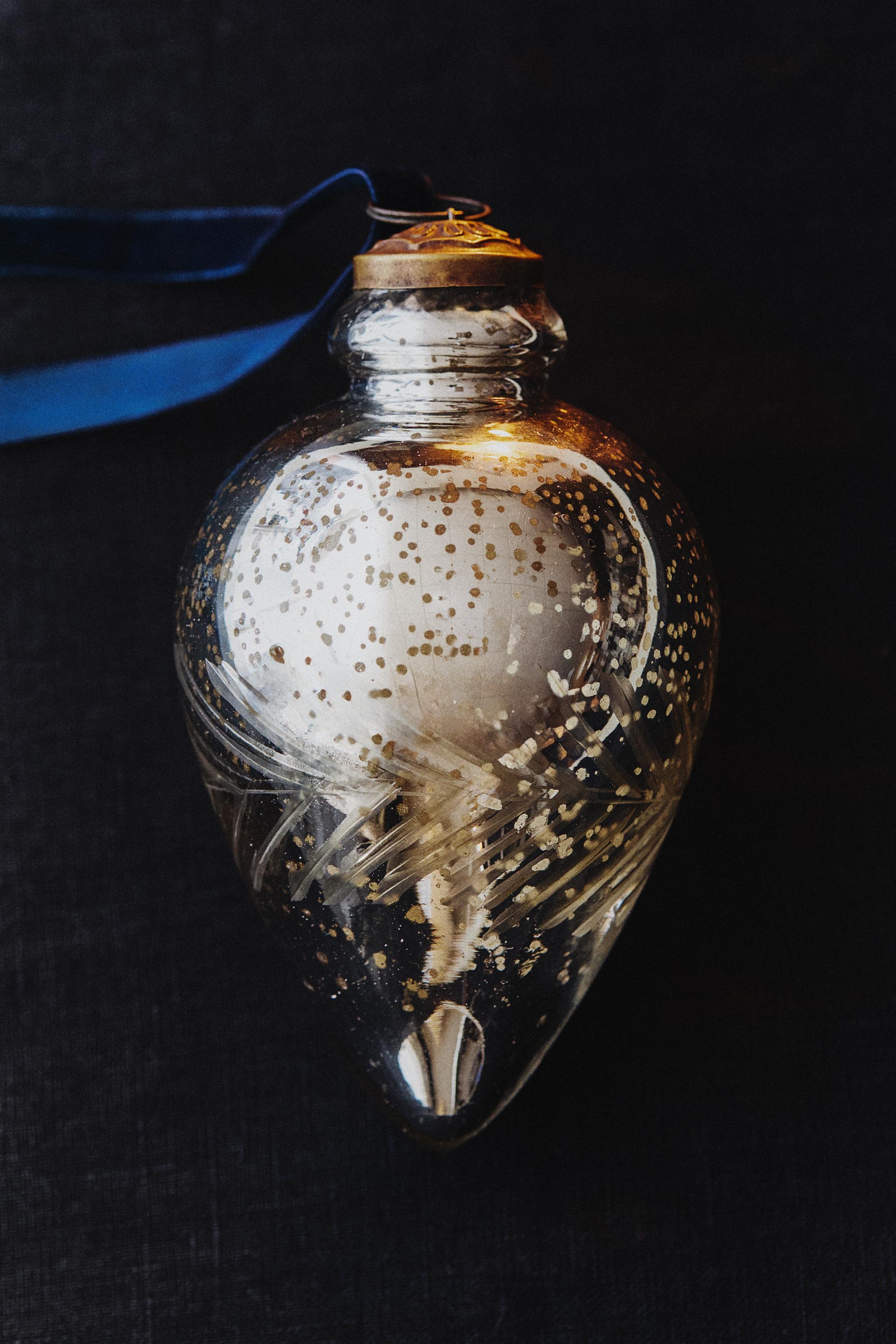 FLORAL DROP CHRISTMAS TREE ORNAMENT